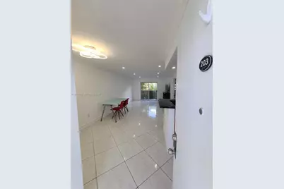 750 Michigan Ave #203, Miami Beach, FL 33139 - Photo 11