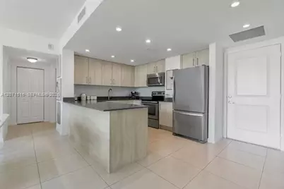 7525 E Treasure Dr #914, North Bay Village, FL 33141 - Photo 11