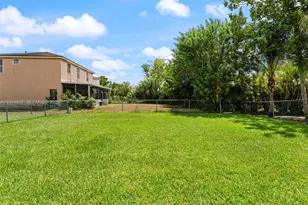 20714 NW 3rd St, Pembroke Pines, FL 33029 - Photo 21