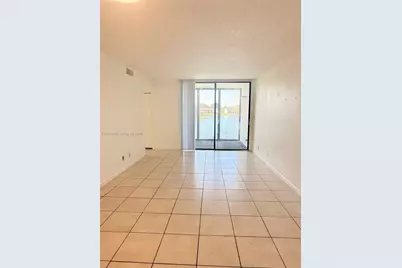 210 Lake Pointe Dr #210, Oakland Park, FL 33309 - Photo 5