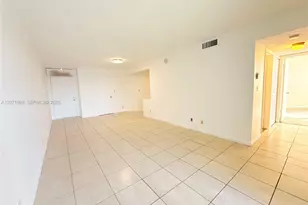 210 Lake Pointe Dr, Oakland Park, FL 33309 - Photo 19