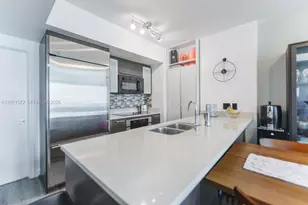 55 SE 6th St, Miami, FL 33131 - Photo 7