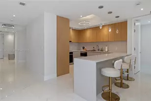 100 S Pointe Dr, Miami Beach, FL 33139 - Photo 23