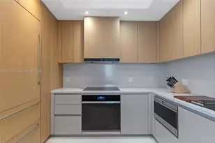 100 S Pointe Dr, Miami Beach, FL 33139 - Photo 27