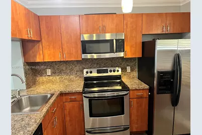 10005 Winding Lake Road #105, Sunrise, FL 33351 - Photo 11