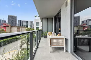 121 NE 34th St, Miami, FL 33137 - Photo 17