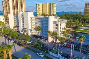 1650 NE 115th St, Miami, FL 33181 - Photo 15