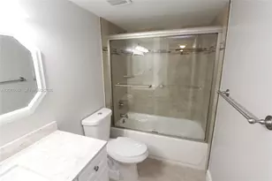 8005 Lake Dr, Doral, FL 33166 - Photo 11