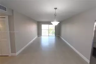 8005 Lake Dr, Doral, FL 33166 - Photo 13