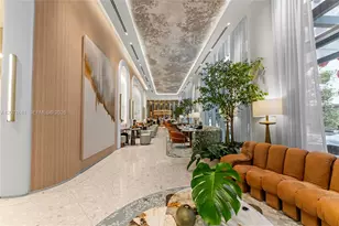 77 SE 5th St, Miami, FL 33131 - Photo 11