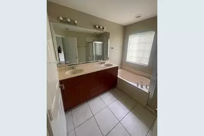2004 Marsh Harbor Dr, Riviera Beach, FL 33404 - Photo 25