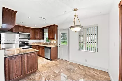 4305 NW 1 Ter, Deerfield Beach, FL 33064 - Photo 19