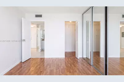 1000 Parkview Dr #511, Hallandale Beach, FL 33009 - Photo 5