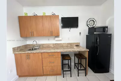 3054 NW 18th St #2, Miami, FL 33125 - Photo 3