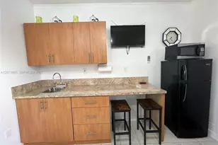 3054 NW 18th St, Miami, FL 33125 - Photo 3