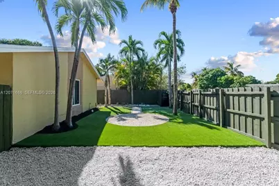 1428 NE 2nd Ave #1, Fort Lauderdale, FL 33304 - Photo 29