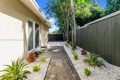 1428 NE 2nd Ave #1, Fort Lauderdale, FL 33304 - Photo 27