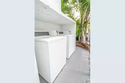 7640 Carlyle Ave #7A, Miami Beach, FL 33141 - Photo 15