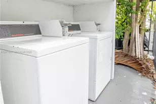 7640 Carlyle Ave, Miami Beach, FL 33141 - Photo 15