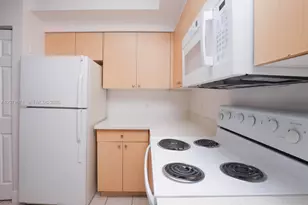 8050 N Nob Hill Rd, Tamarac, FL 33321 - Photo 7
