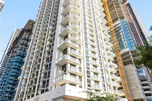 11 NE 6th St, Miami, FL 33132 - Photo 33