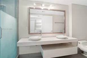 92 SW 3rd St, Miami, FL 33130 - Photo 9