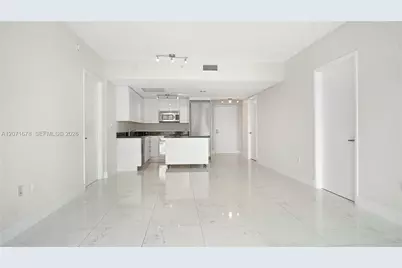 92 SW 3rd St #1803, Miami, FL 33130 - Photo 5