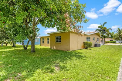 4700 NW 41st Pl, Lauderdale Lakes, FL 33319 - Photo 35