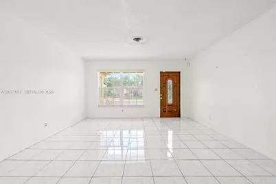 4700 NW 41st Pl, Lauderdale Lakes, FL 33319 - Photo 9