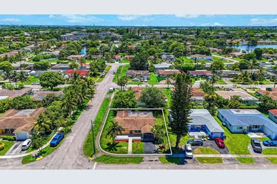 4700 NW 41st Pl, Lauderdale Lakes, FL 33319 - Photo 39