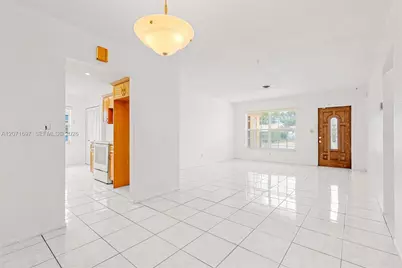 4700 NW 41st Pl, Lauderdale Lakes, FL 33319 - Photo 11