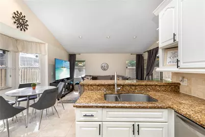 7101 NW 44th Ln, Coconut Creek, FL 33073 - Photo 5