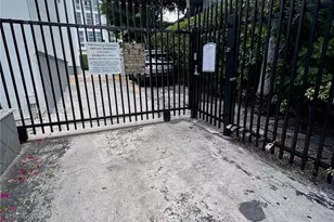 444 SW 4th St, Miami, FL 33130 - Photo 27