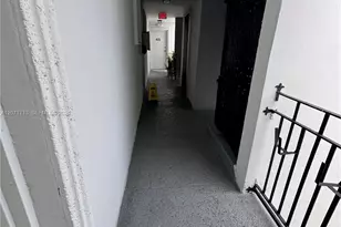 444 SW 4th St, Miami, FL 33130 - Photo 21