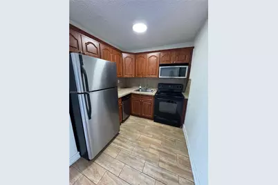 444 SW 4th St #402, Miami, FL 33130 - Photo 5