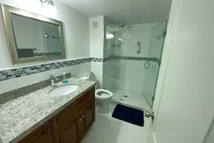5005 Collins Ave, Miami Beach, FL 33140 - Photo 21
