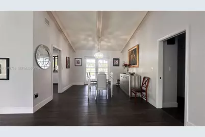 18921 W Oakmont Dr, Hialeah, FL 33015 - Photo 11