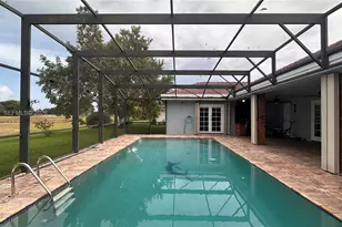 18921 W Oakmont Dr, Hialeah, FL 33015 - Photo 51