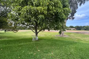 18921 W Oakmont Dr, Hialeah, FL 33015 - Photo 55
