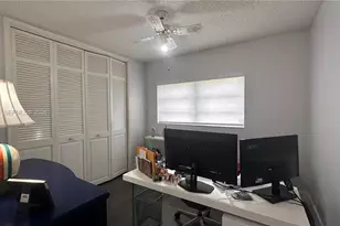 18921 W Oakmont Dr, Hialeah, FL 33015 - Photo 35