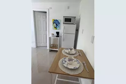 9635 SW 16th St #studio, Miami, FL 33165 - Photo 3