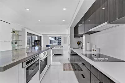 5555 Collins Ave #5A, Miami Beach, FL 33140 - Photo 3