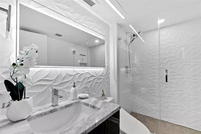5555 Collins Ave #5A, Miami Beach, FL 33140 - Photo 17