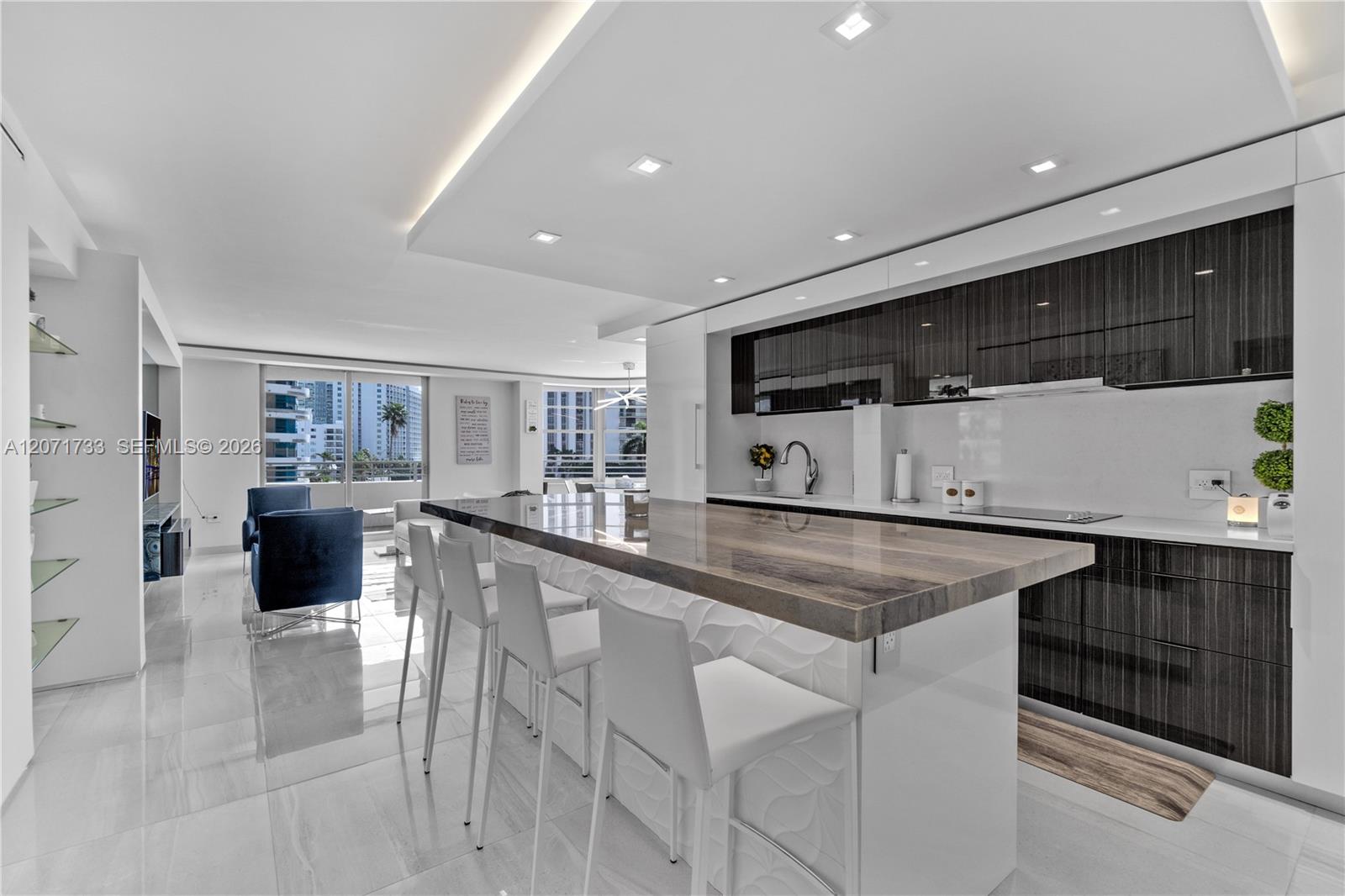 5555 Collins Ave #5A - 5555 Collins Ave #5A, Miami Beach, FL 33140 Luxury Property | Jose Angel Pina