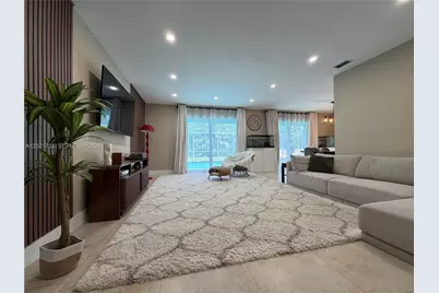 8203 NW 37th St, Coral Springs, FL 33065 - Photo 15