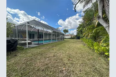 8203 NW 37th St, Coral Springs, FL 33065 - Photo 17