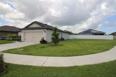 5424 Fantasy Dr, Fort Pierce, FL 34947 - Photo 3