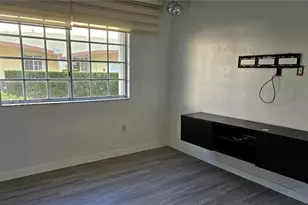 6758 NW 182nd St, Hialeah, FL 33015 - Photo 3