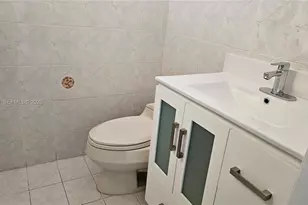 6758 NW 182nd St, Hialeah, FL 33015 - Photo 9