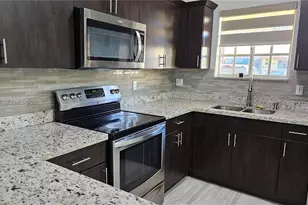 6758 NW 182nd St, Hialeah, FL 33015 - Photo 5